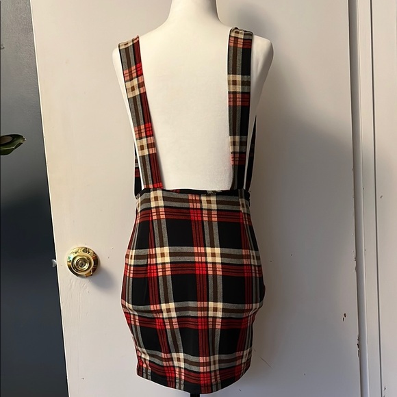 SHEIN | Women’s Size XS Plaid Suspender Skirt. Classic & Chic! - Picture 4 of 4